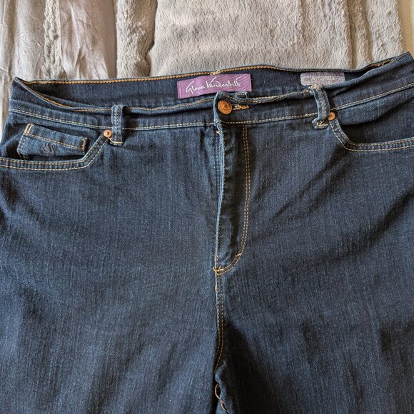 Two Pairs of Gloria Vanderbilt "Amanda" Classic Straight-leg Jeans - EUC - Picture 2 of 11
